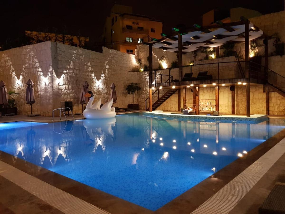 Ibiza Hotel Jounieh Exteriör bild