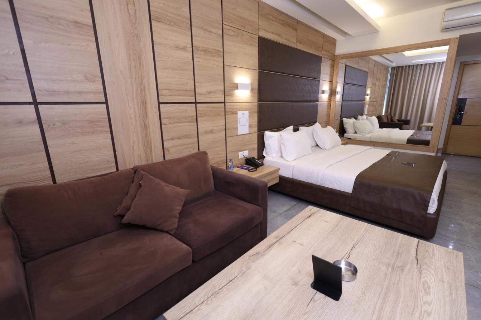 Ibiza Hotel Jounieh Exteriör bild