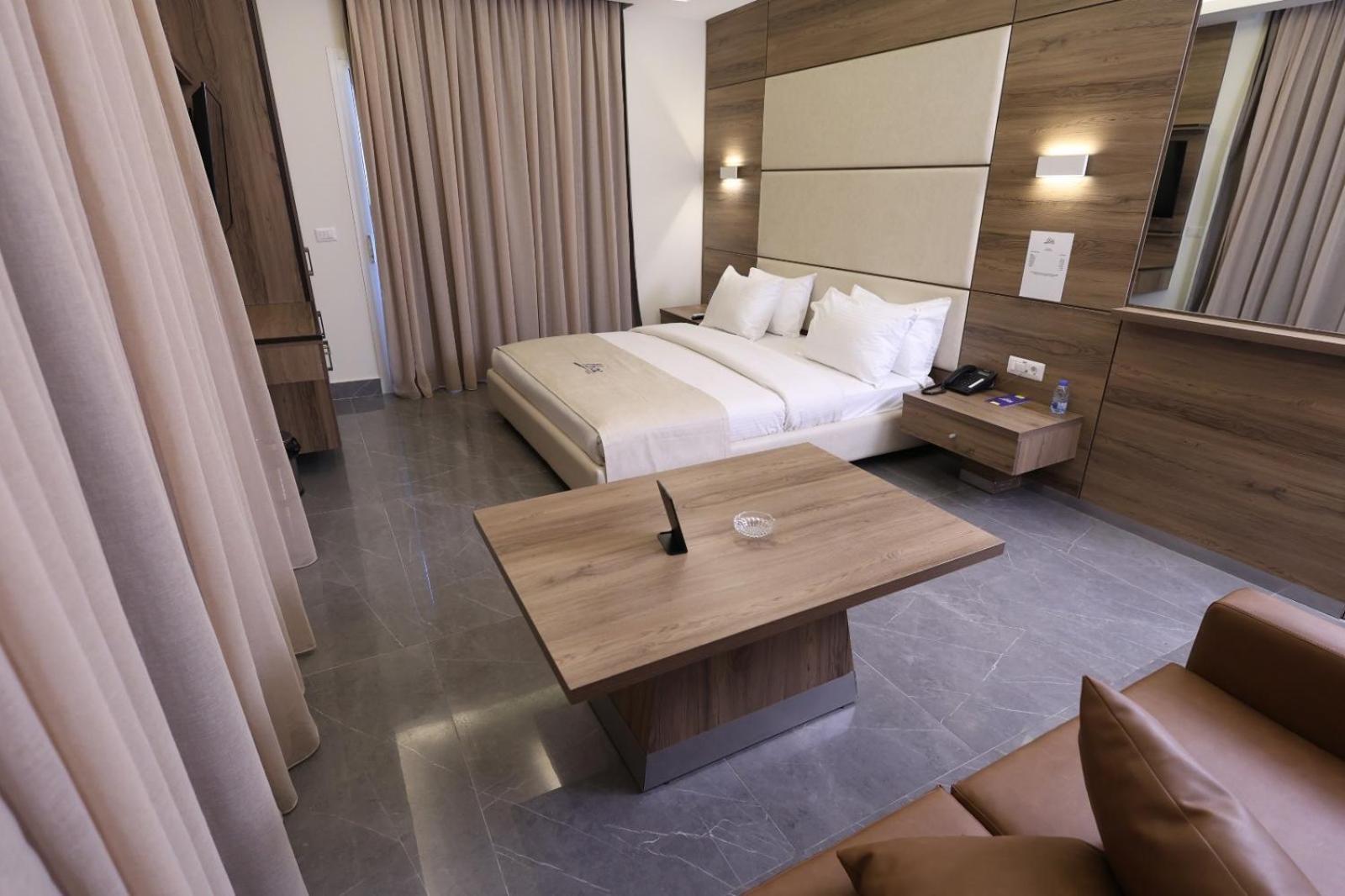 Ibiza Hotel Jounieh Exteriör bild