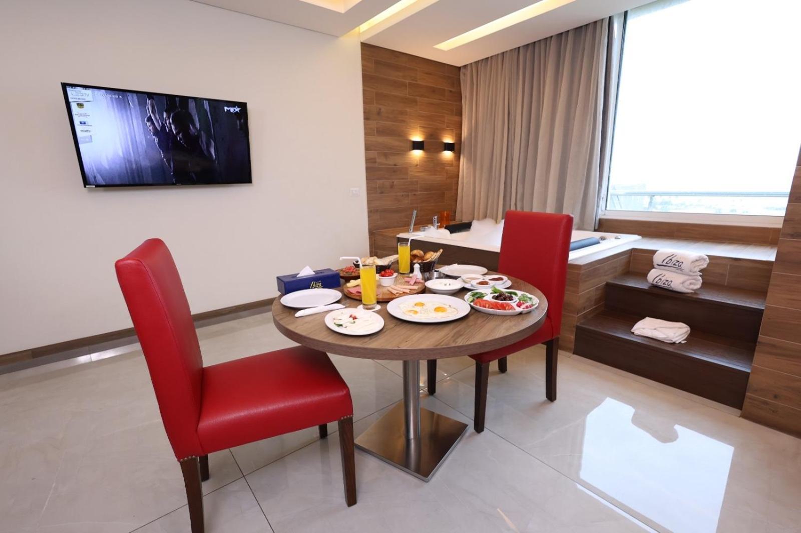 Ibiza Hotel Jounieh Exteriör bild