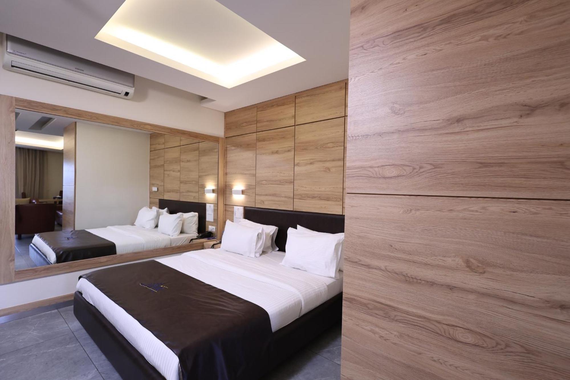 Ibiza Hotel Jounieh Exteriör bild