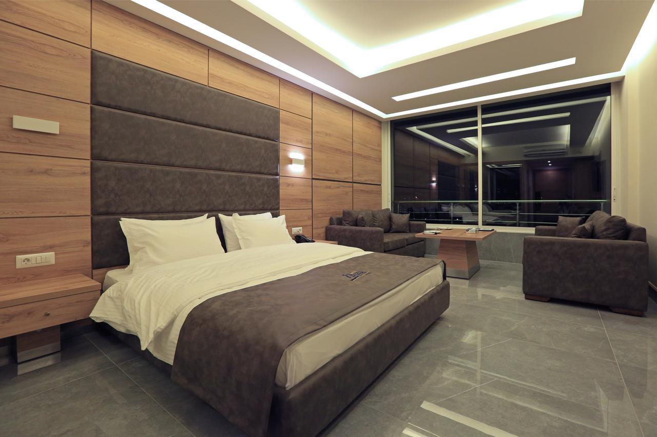 Ibiza Hotel Jounieh Exteriör bild